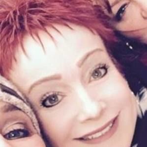 Meet your Posher, Sandi